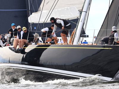 Running Tide upwind